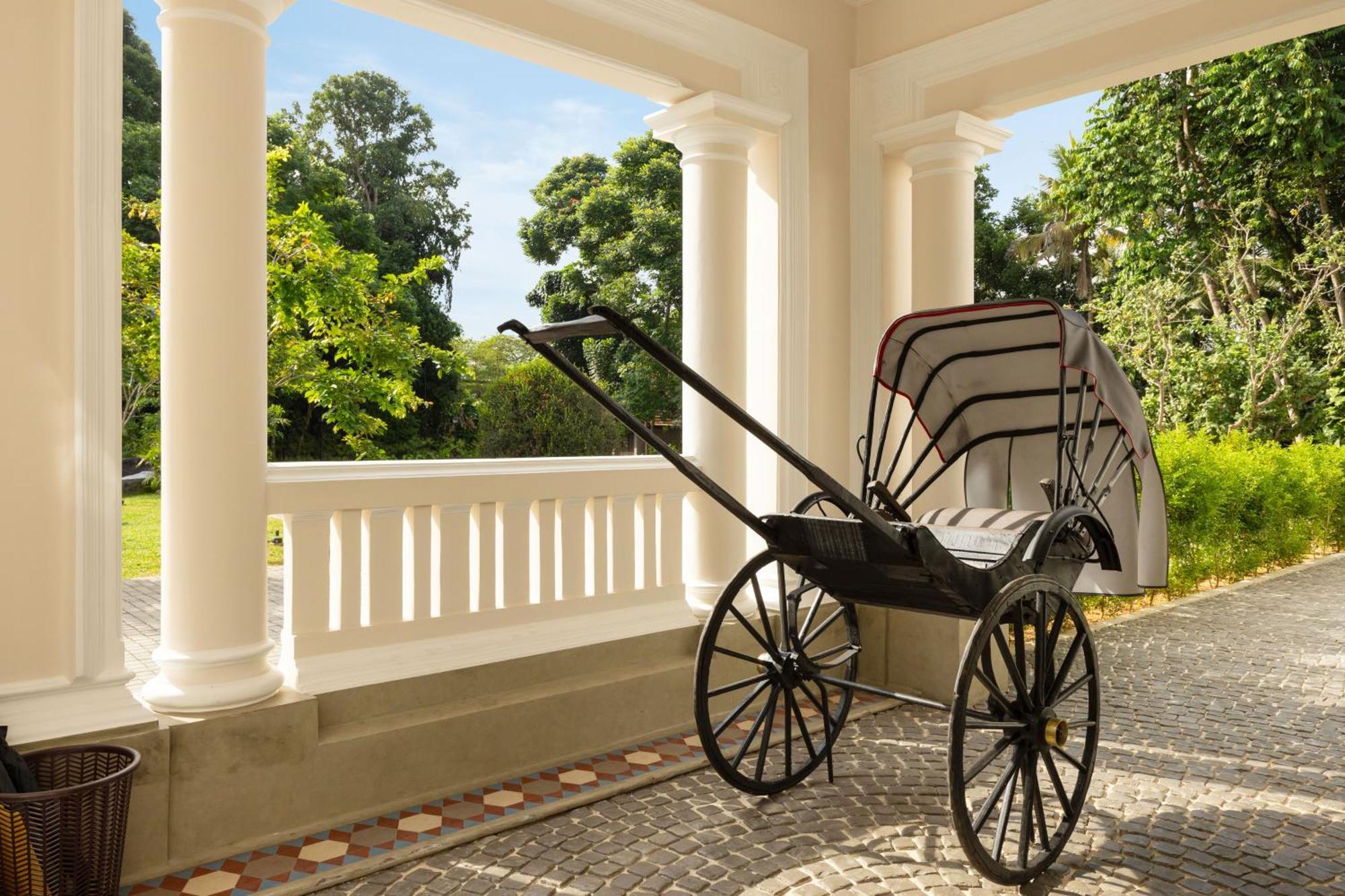 The Grand Walawwa Hotel Pinnawala  Ngoại thất bức ảnh