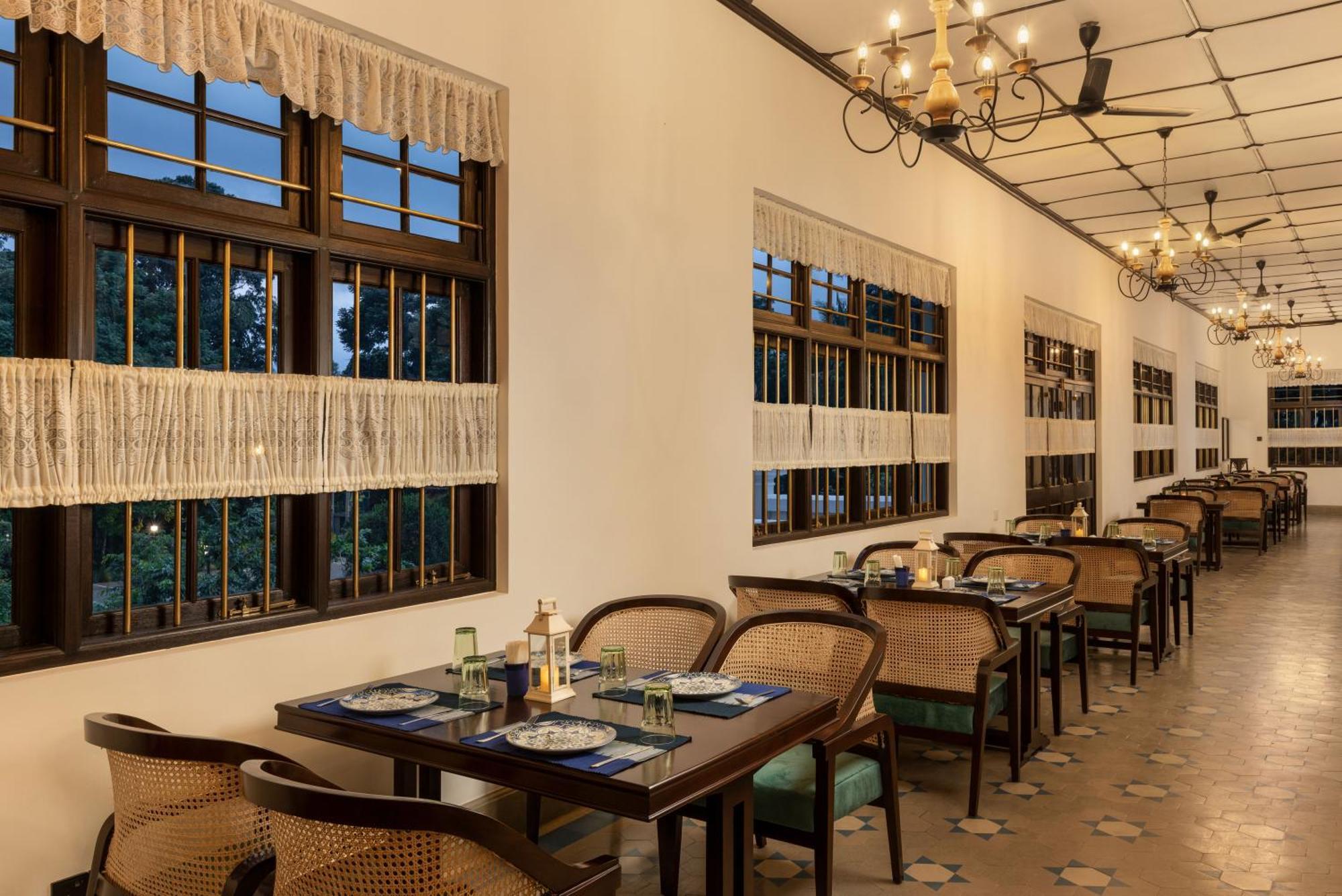 The Grand Walawwa Hotel Pinnawala  Ngoại thất bức ảnh